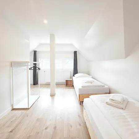 Apartment Raj Living - 3 - Maisonette - Balcony - 20 Min Messe Dus And Old Town Dus Dusseldorf