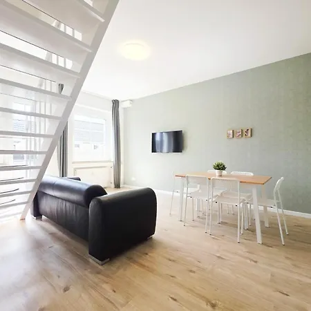 Raj Living - 3 - Maisonette - Balcony - 20 Min Messe Dus And Old Town Dus