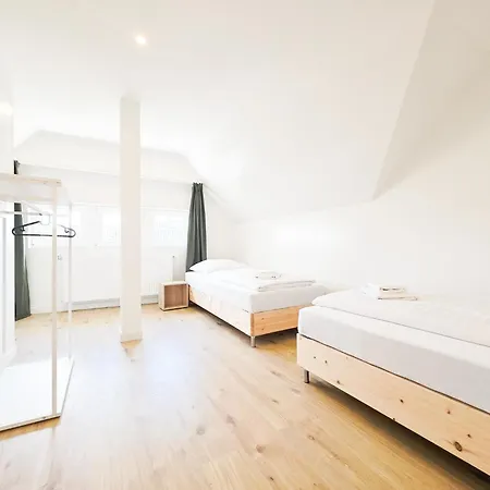 Tolstov - 4 - Maisonette - Balcony - 20 Min Messe Dus And Old Town Dus