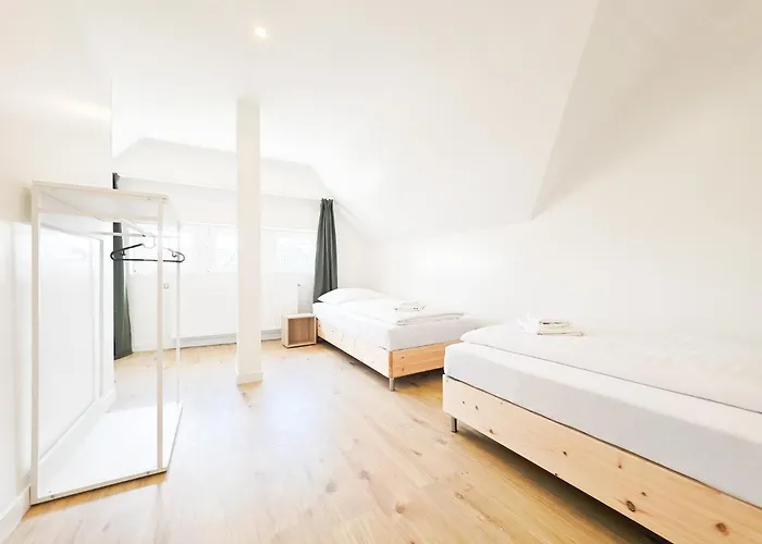 Tolstov - 4 - Maisonette - Balcony - 20 Min Messe Dus And Old Town Dus